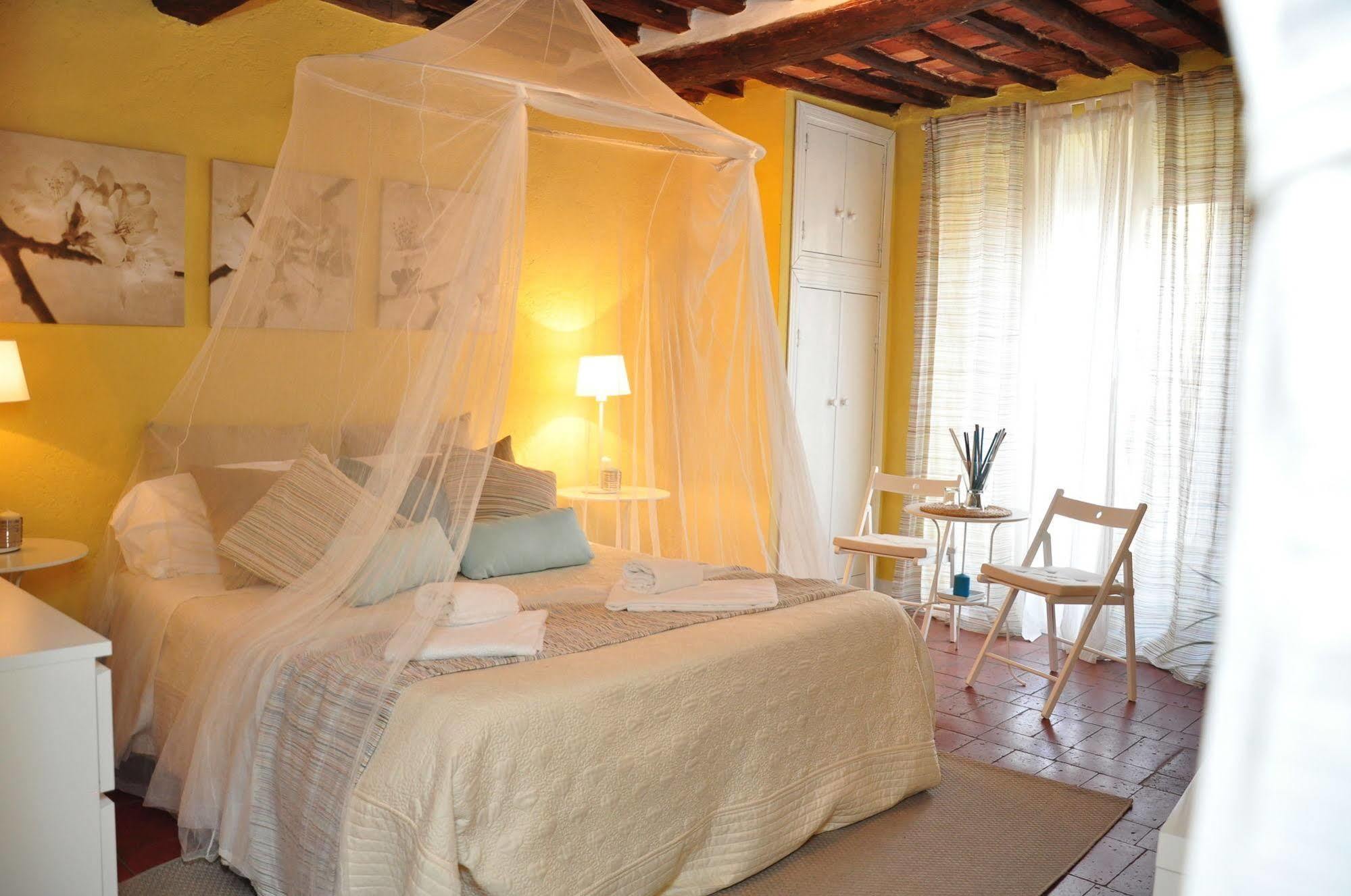 At Home Bed And Breakfast Lucques Extérieur photo