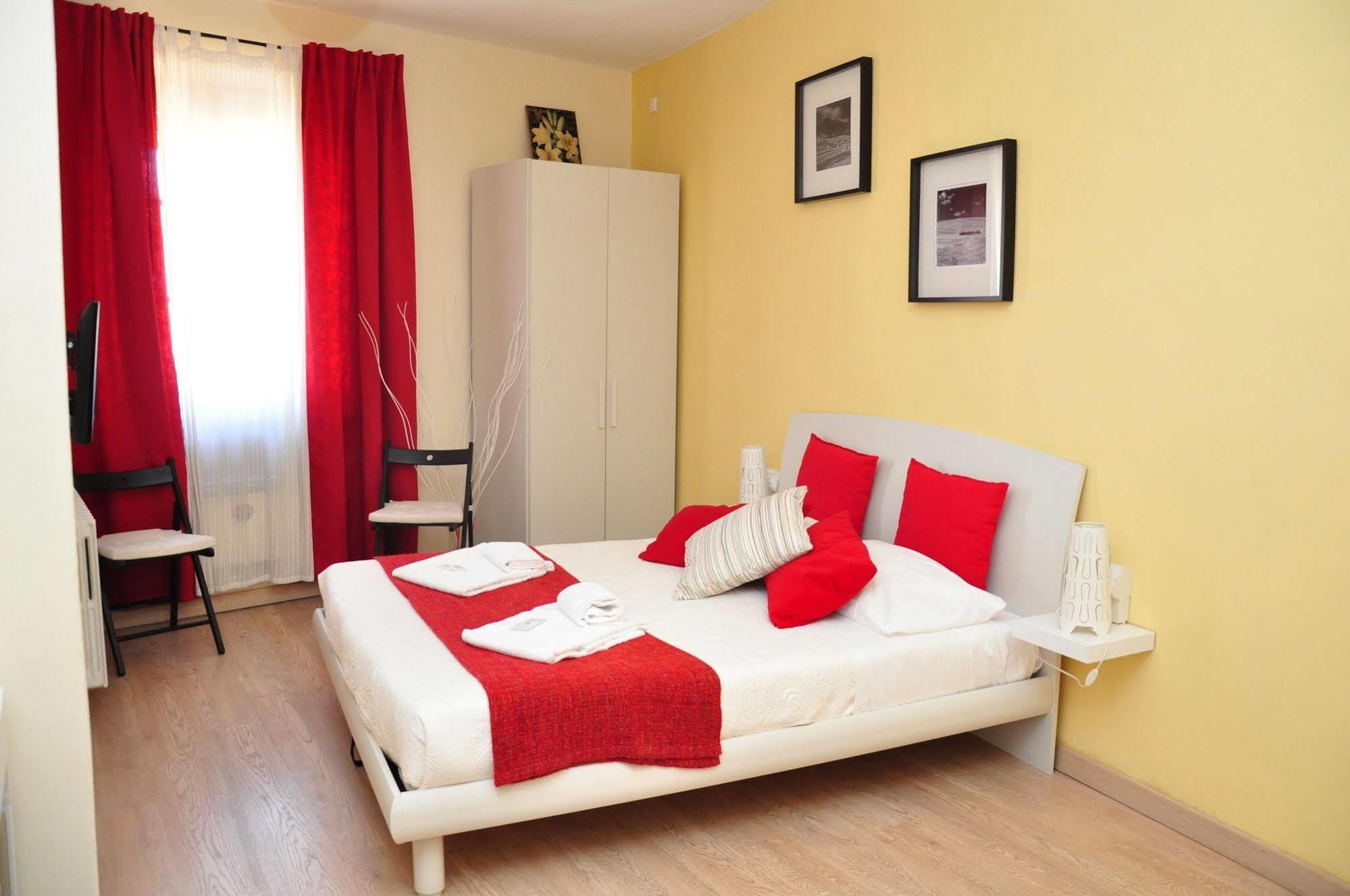 At Home Bed And Breakfast Lucques Extérieur photo